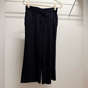 Drawstring wide legged pants